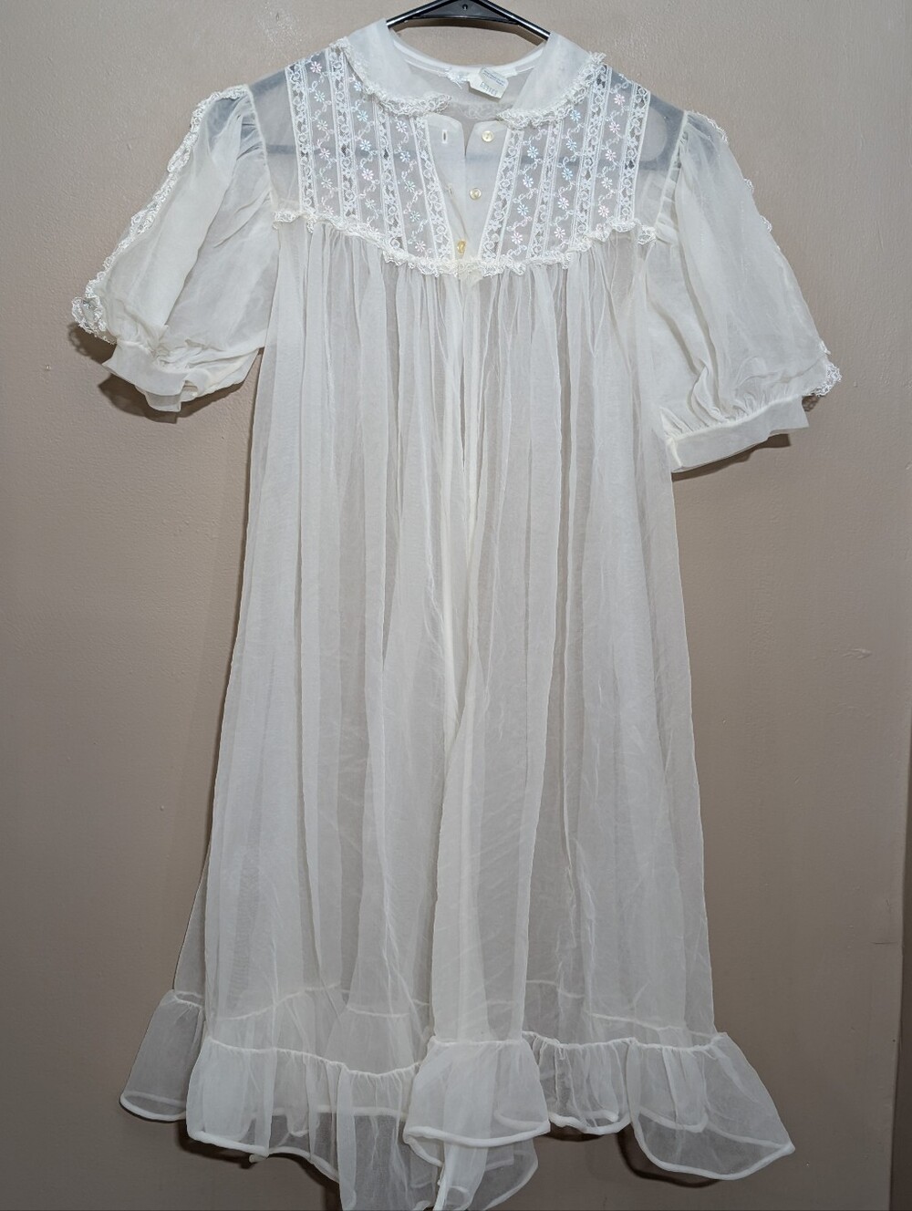Vintage 1960s Union Made Nylon Peignoir Robe White W/Lace in EUC Sz Small